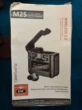 M25 Wireless 5.3 Game Headset - Black and Silver